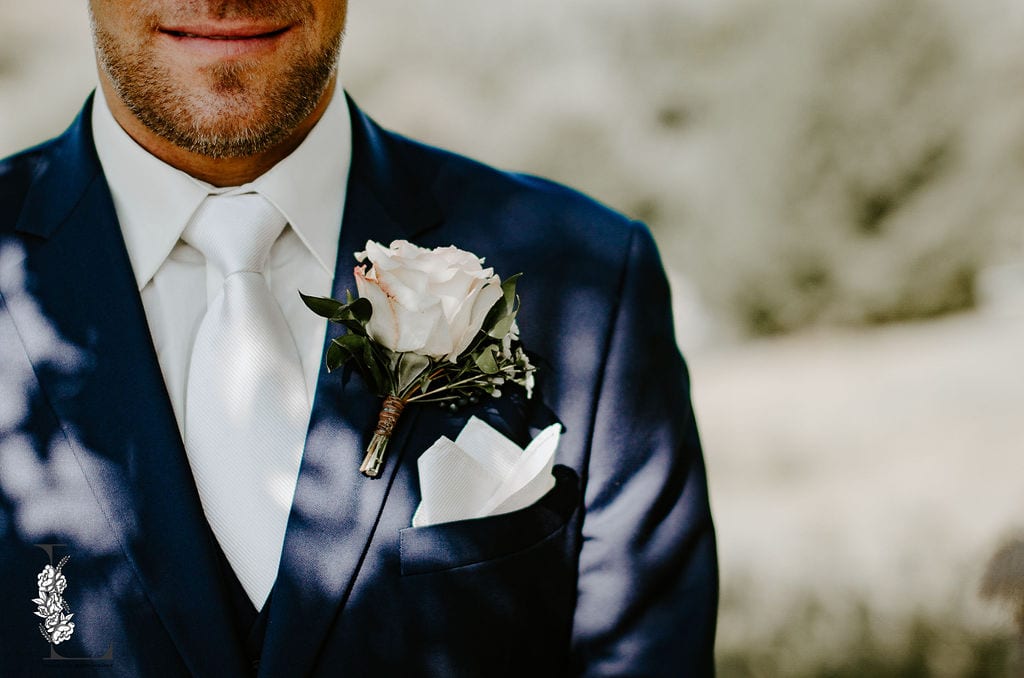 Birch Hill Barn, Lindsay Miller Photography, barn wedding, Wisconsin wedding, Wisconsin wedding florist, Minnesota wedding florist, Minneapolis wedding florist, blush wedding, blush wedding floral, fall wedding floral, white wedding floral, summer wedding, Wisconsin barn wedding, Artemisia Studios