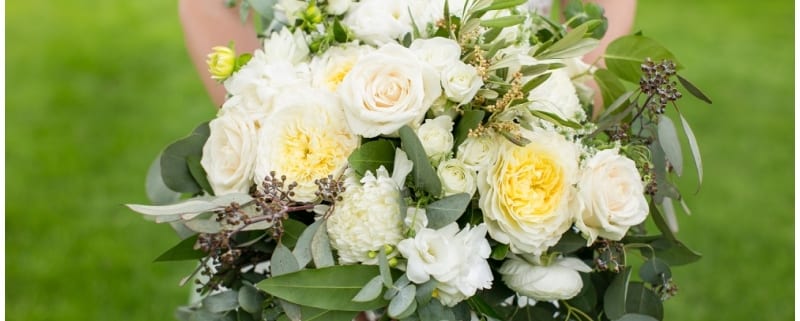 Oak Glen Golf Course, Kendra Oxendale Photography, Artemisia Studios, Minneapolis wedding florist, Minnesota wedding florist, yellow flowers, purple flowers, golf club wedding, wedding inspiration, outdoor wedding, greenery