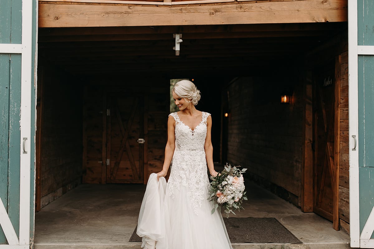 Bloom Lake Barn, Rachel Traxler Photography, barn wedding, Minnesota barn wedding, blue barn, wedding inspiration, summer wedding, blush wedding, rustic wedding, indoor barn wedding, blush bridal bouquet, soft bridal bouquet, Artemisia Studios, Minneapolis wedding florist, Minnesota wedding florist