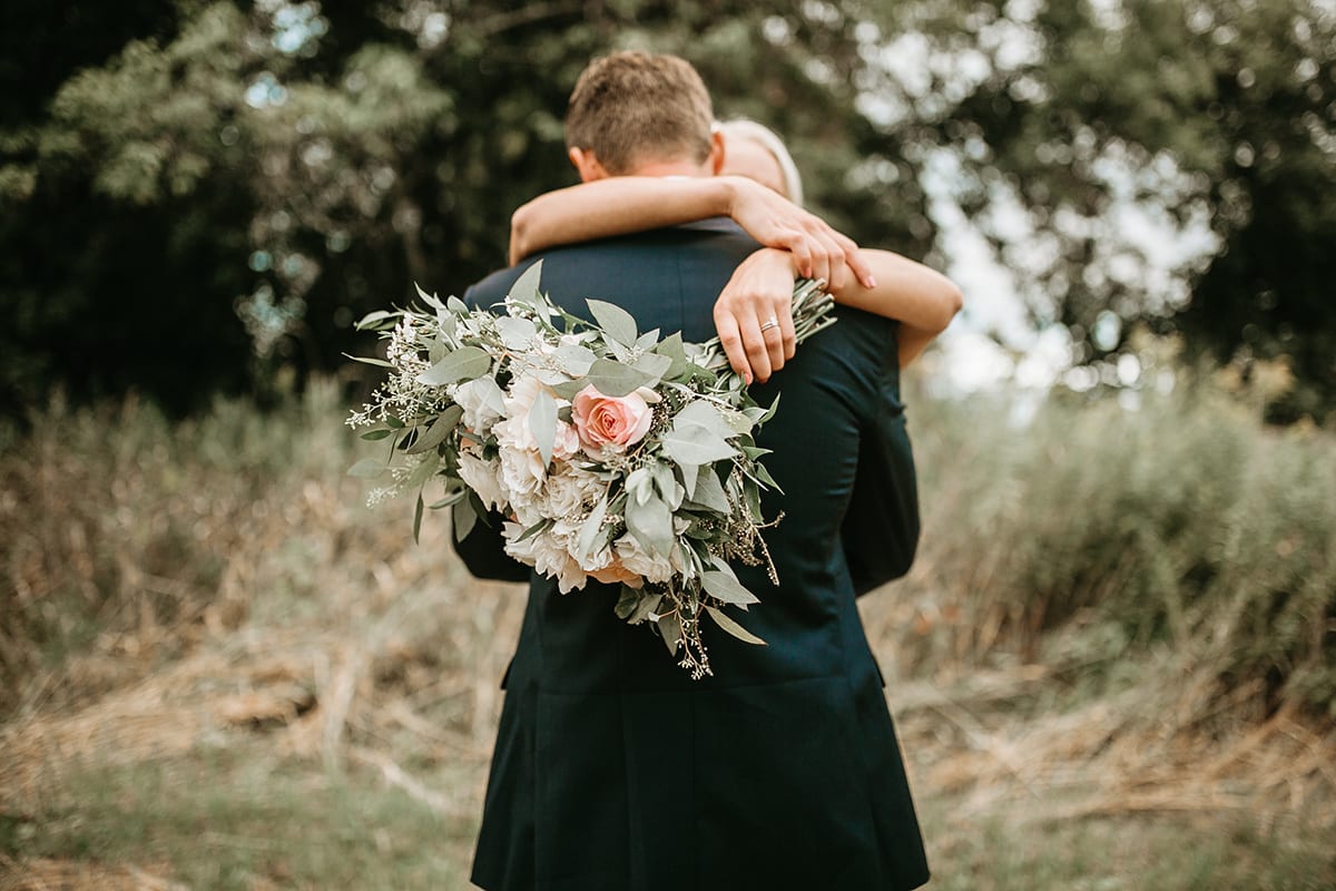 Bloom Lake Barn, Rachel Traxler Photography, barn wedding, Minnesota barn wedding, blue barn, wedding inspiration, summer wedding, blush wedding, rustic wedding, indoor barn wedding, blush bridal bouquet, soft bridal bouquet, Artemisia Studios, Minneapolis wedding florist, Minnesota wedding florist