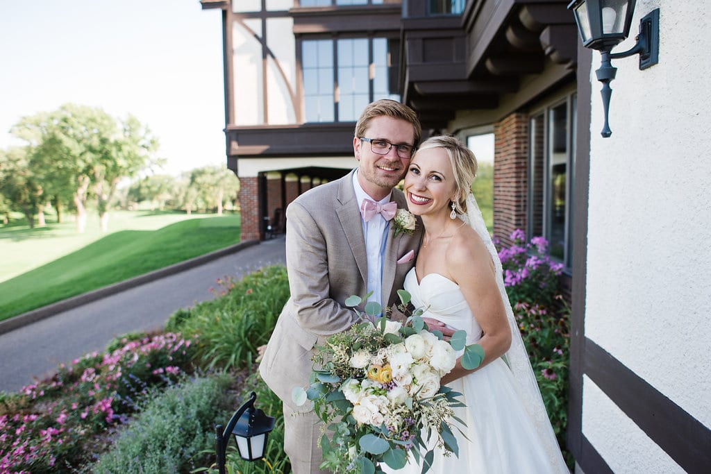 Mount Olivet Lutheran Church, Interlachan Country Club, Heather Johnson Photography, wedding flowers, wedding floral, summer wedding, Minnesota wedding florist, Artemisia Studios, Minneapolis wedding florist, Edina wedding florist