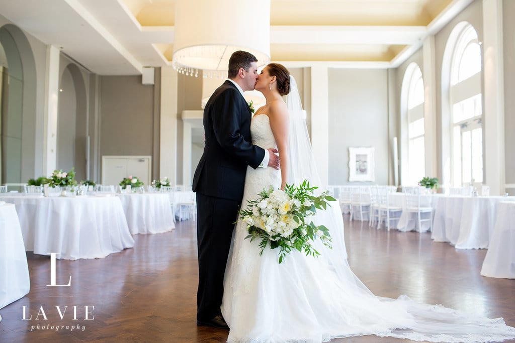 Calhoun Beach Club, LaVie Photography, white and green wedding flowers, summer wedding, indoor wedding, Minneapolis wedding, Minneapolis wedding venues, classy wedding colors, Calhoun Beach Club wedding florist, Minneapolis wedding florist, Minnesota wedding florist, Artemisia Studios