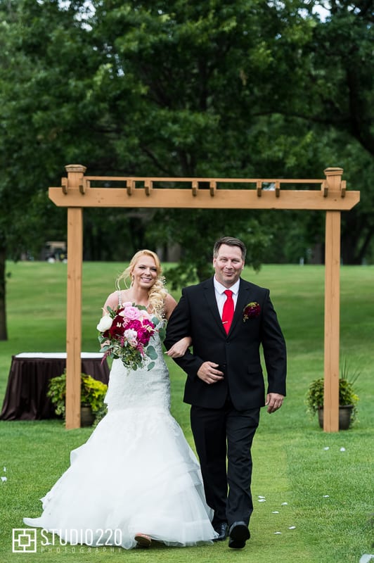 Studio 220 Photography, Majestic Oaks Golf Club, pink wedding, magenta wedding, pink wedding flowers, magenta wedding flowers, wedding inspiration, Minneapolis wedding florist, Twin Cities wedding florist, Minnesota wedding florist, Artemisia Studios, pink, magenta, summer wedding, summer wedding colors, summer bouquet