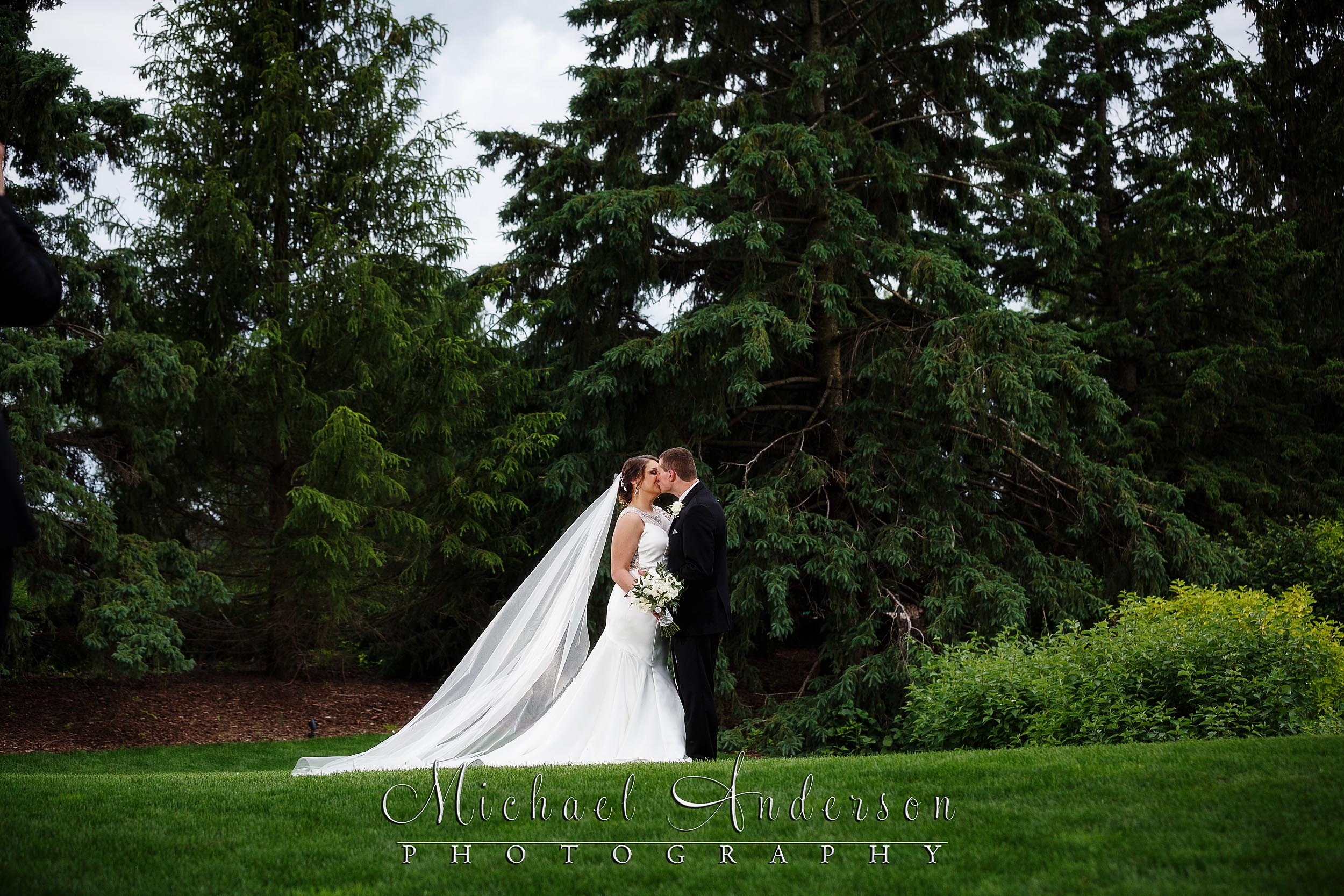 Michael Anderson Photography, Olympic Hills Golf Course, wedding, Minnesota wedding, wedding flowers, wedding floral, floral design, white roses, Italian ruscus, wedding inspiration, ceremony design, centerpieces, bridal bouquet, Minneapolis wedding florist, Minnesota wedding florist, Artemisia Studios