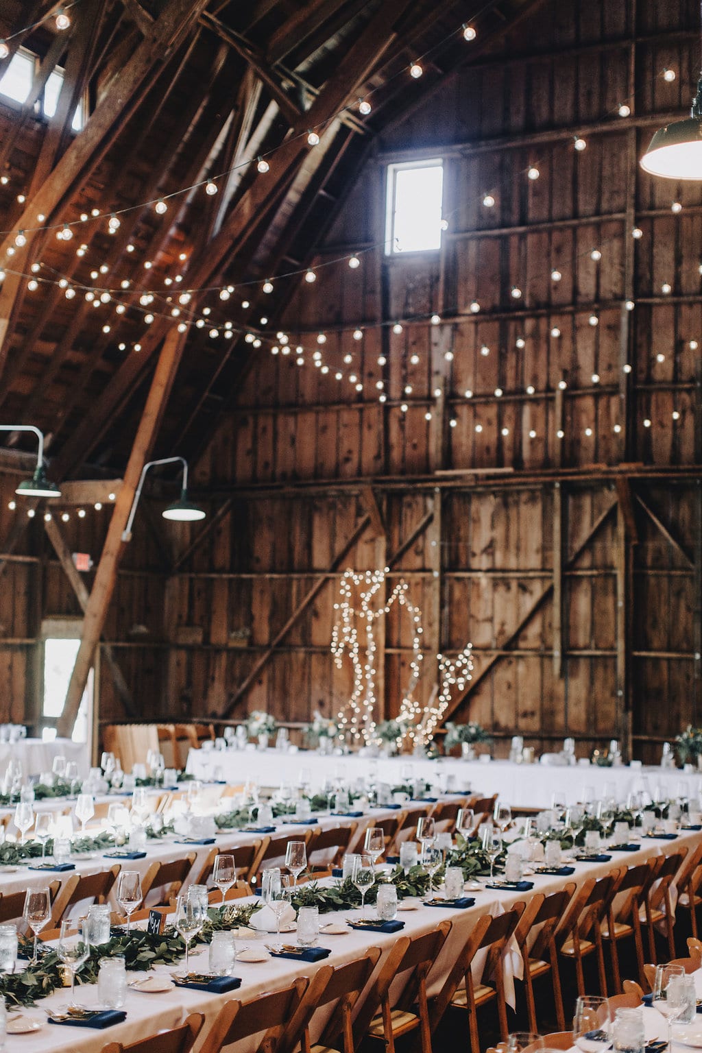 Dellwood Barn, rustic wedding, barn wedding, outdoor wedding, fall wedding, autumn wedding, September wedding, Minnesota wedding, Minnesota wedding florist, Minneapolis wedding florist, wedding flowers, fall flowers, Artemisia Studios