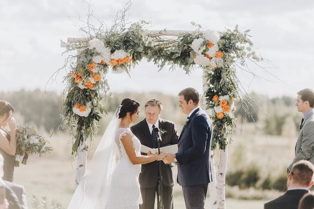 Dellwood Barn, rustic wedding, barn wedding, outdoor wedding, fall wedding, autumn wedding, September wedding, Minnesota wedding, Minnesota wedding florist, Minneapolis wedding florist, wedding flowers, fall flowers, Artemisia Studios