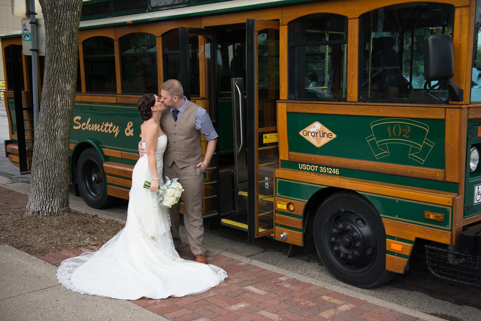 Minneapolis Event Center, Angela Kissell Photography, wedding, flowers, floral, Minneapolis wedding, bouquet, bridal bouquet, bride, wedding inspiration, Artemisia Studios, Minneapolis wedding florist, Minnesota wedding florist