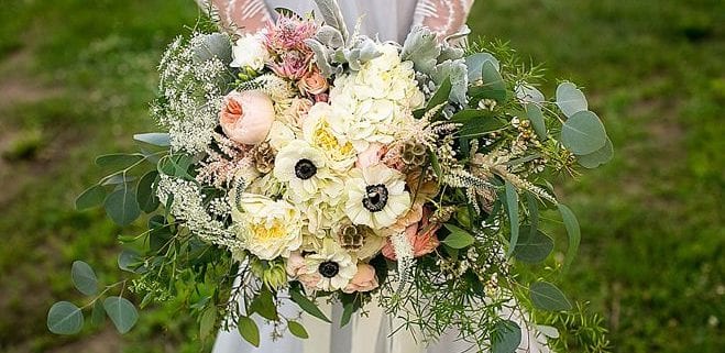 Minnesota Bride, enchanted treehouse, hope Glen Farm, Jeannine Marie Photography, Artemisia Studios, Minneapolis wedding florist, Minnesota wedding florist, bridal bouquet, Minnesota wedding